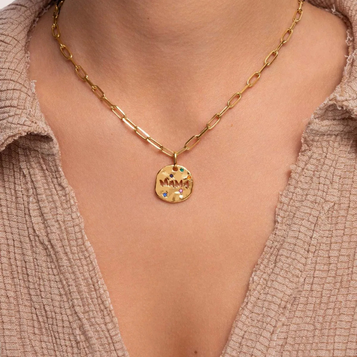 Mother’s Day Gift MAMA Necklace – Stainless Steel Irregular Circle Pendant for Mom